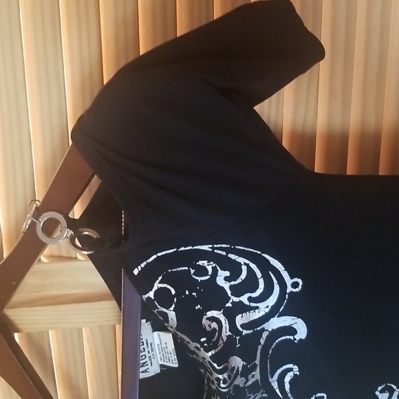 Top - Picture 2 of 3